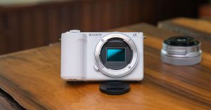 Read more about the article Sony’s new ZV-E10 II camera is designed to sway vloggers away from $1,000 phones