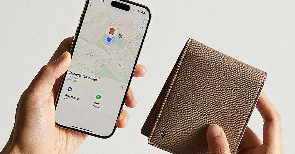 You are currently viewing Stuff this trackable wallet with everything but an AirTag