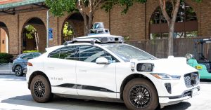 Read more about the article A nightly Waymo robotaxi parking lot honkfest is waking San Francisco neighbors